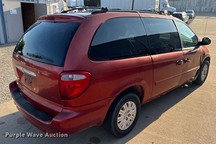 image for item EH7474 2007 Chrysler Town & Country LX SUV