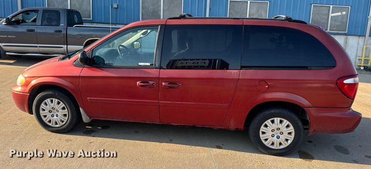 image for item EH7474 2007 Chrysler Town & Country LX SUV