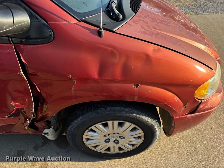 image for item EH7474 2007 Chrysler Town & Country LX SUV