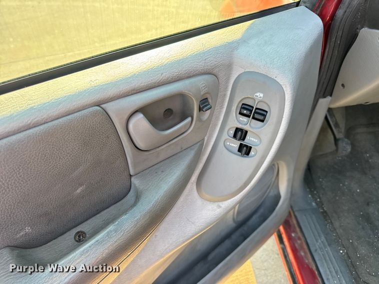 image for item EH7474 2007 Chrysler Town & Country LX SUV