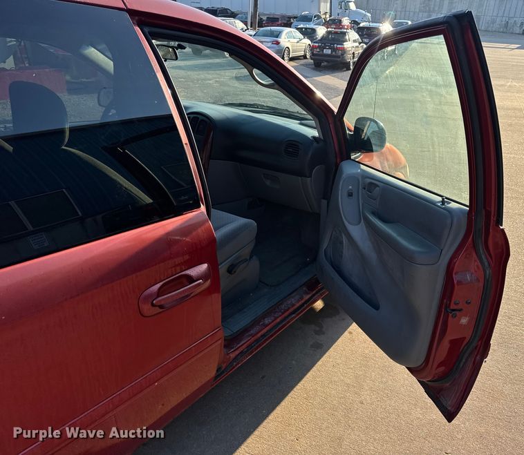 image for item EH7474 2007 Chrysler Town & Country LX SUV