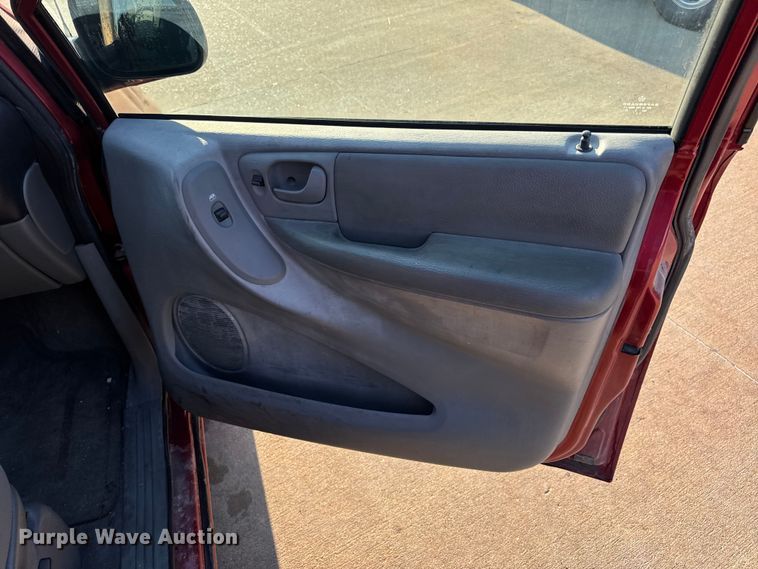 image for item EH7474 2007 Chrysler Town & Country LX SUV