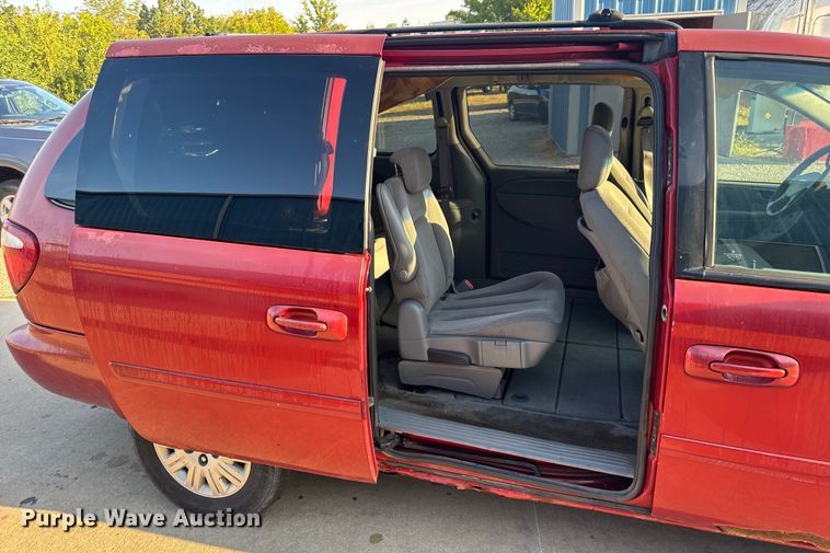 image for item EH7474 2007 Chrysler Town & Country LX SUV