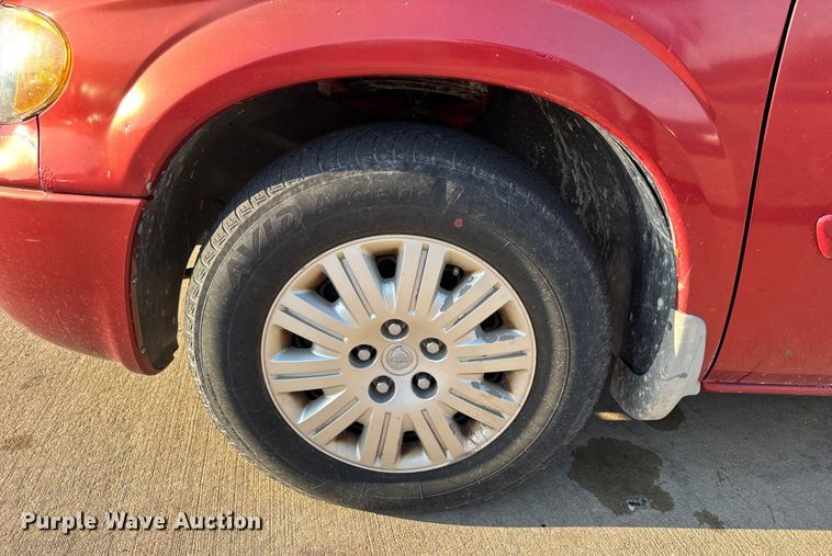 image for item EH7474 2007 Chrysler Town & Country LX SUV