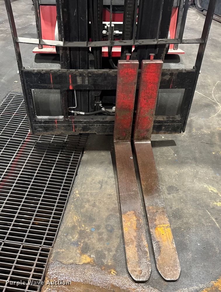 image for item EH7477 Raymond 470-C60TT forklift