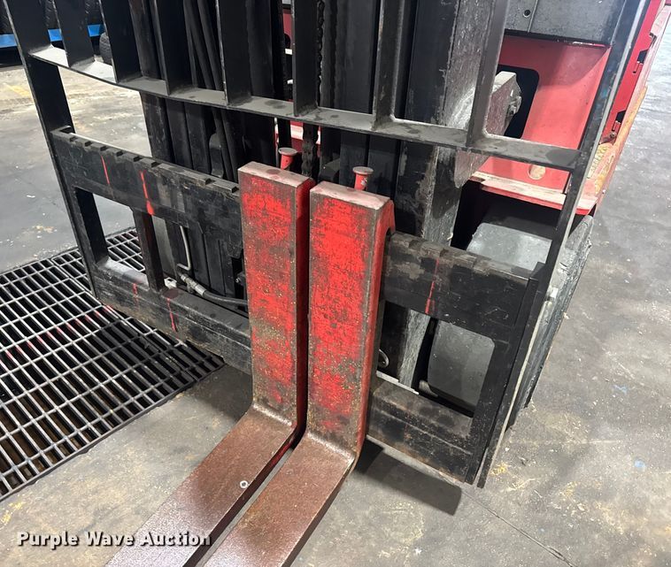 image for item EH7477 Raymond 470-C60TT forklift