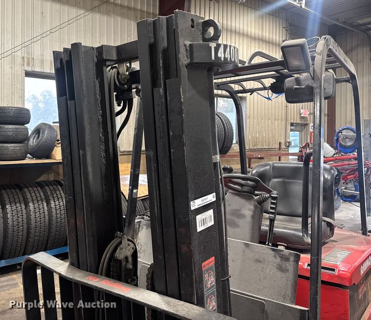 image for item EH7477 Raymond 470-C60TT forklift