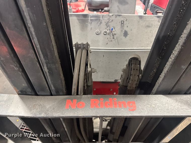 image for item EH7477 Raymond 470-C60TT forklift