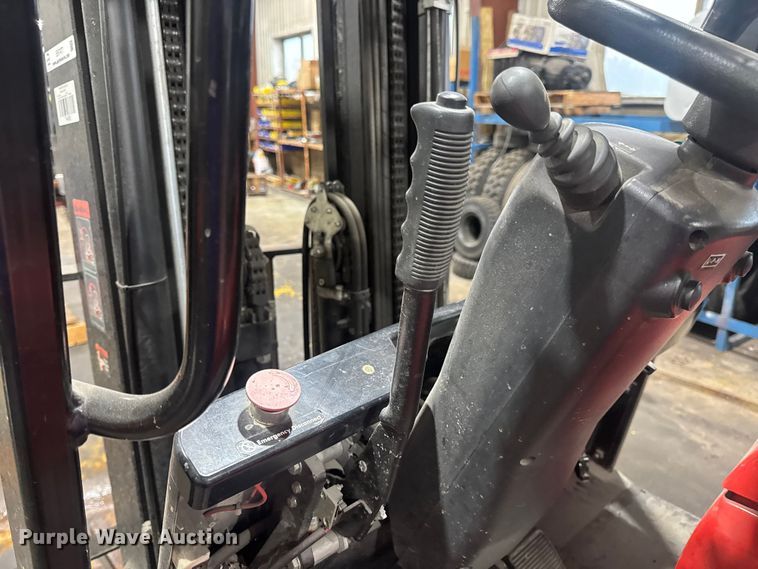 image for item EH7477 Raymond 470-C60TT forklift