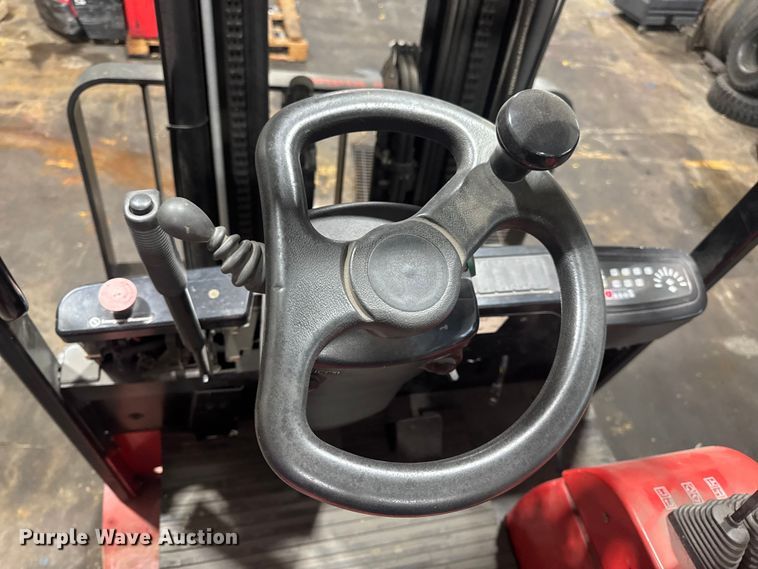 image for item EH7477 Raymond 470-C60TT forklift