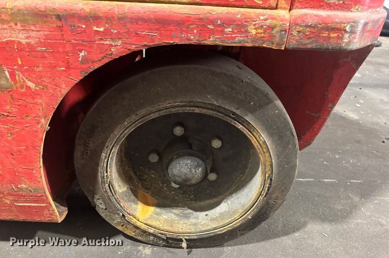 image for item EH7477 Raymond 470-C60TT forklift