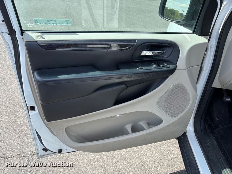 image for item EJ7654 2016 Dodge Grand Caravan van