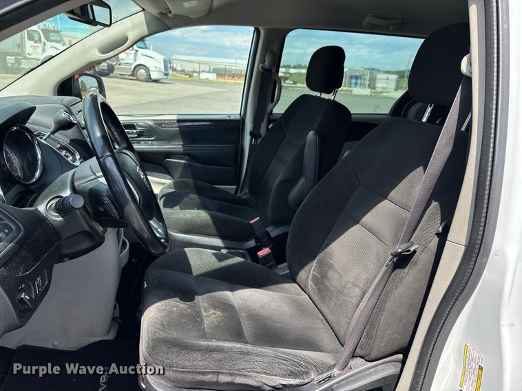 image for item EJ7654 2016 Dodge Grand Caravan van