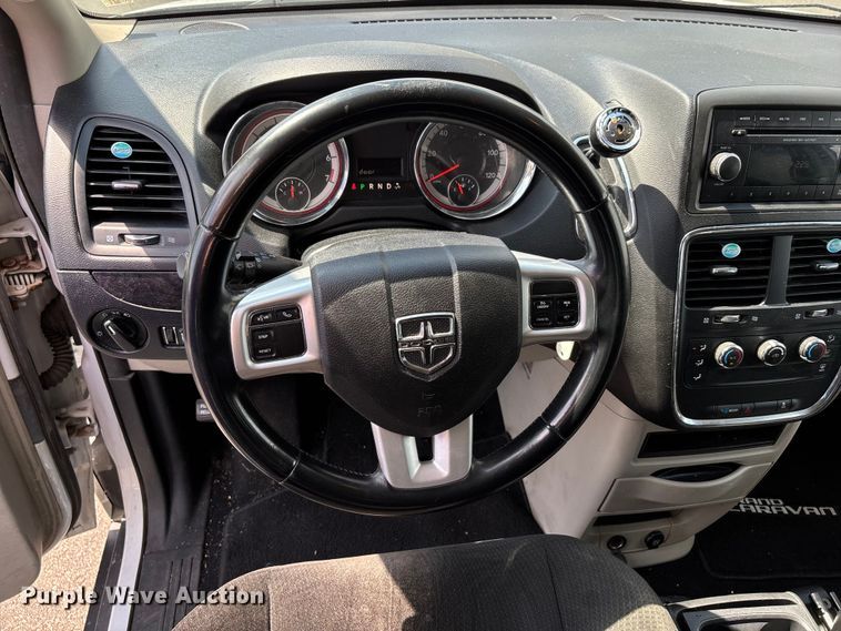 image for item EJ7654 2016 Dodge Grand Caravan van