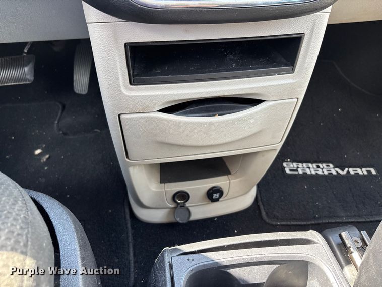 image for item EJ7654 2016 Dodge Grand Caravan van