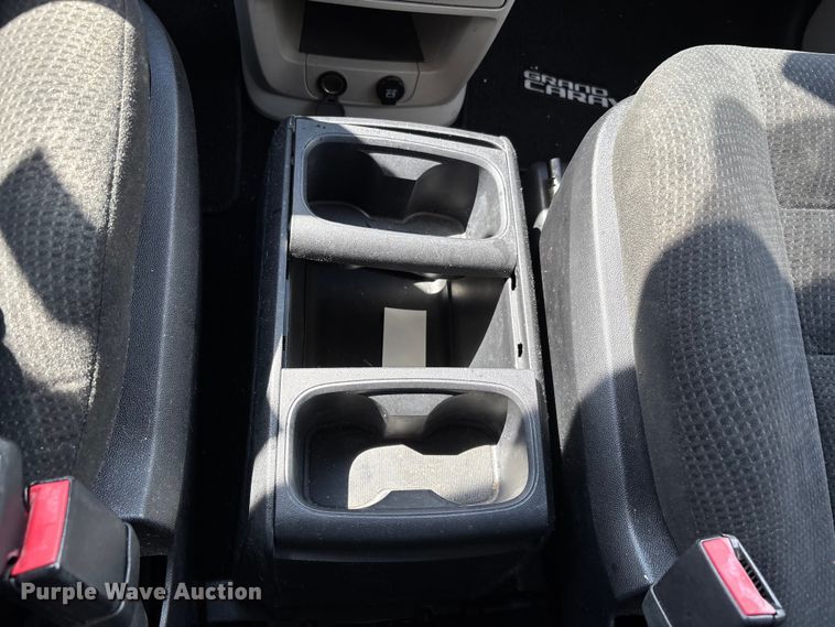 image for item EJ7654 2016 Dodge Grand Caravan van