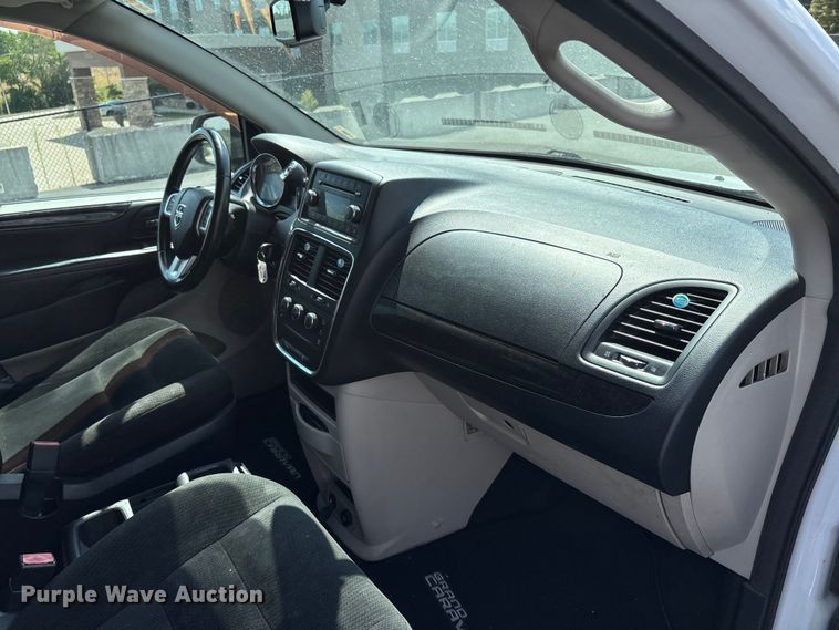 image for item EJ7654 2016 Dodge Grand Caravan van