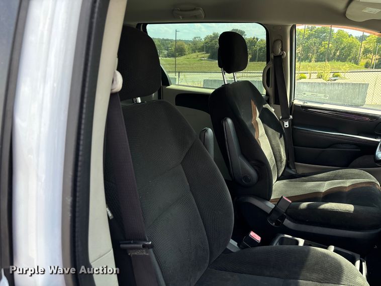 image for item EJ7654 2016 Dodge Grand Caravan van