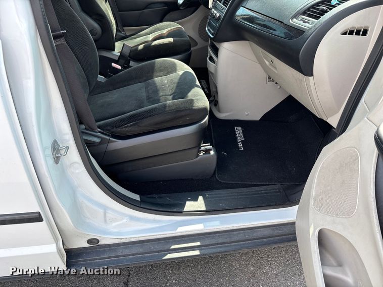 image for item EJ7654 2016 Dodge Grand Caravan van