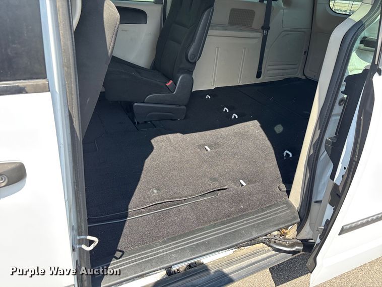 image for item EJ7654 2016 Dodge Grand Caravan van