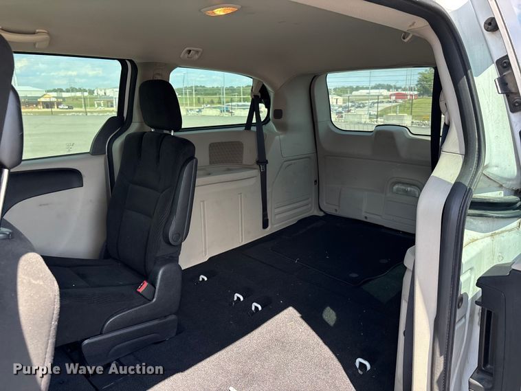 image for item EJ7654 2016 Dodge Grand Caravan van