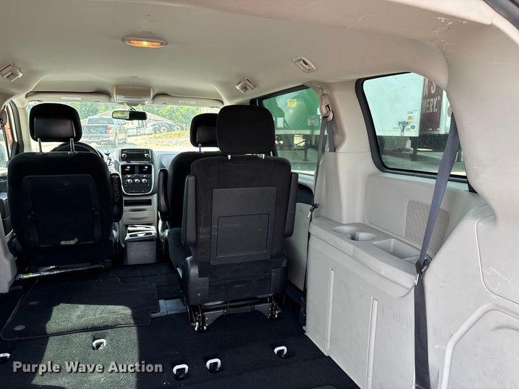 image for item EJ7654 2016 Dodge Grand Caravan van