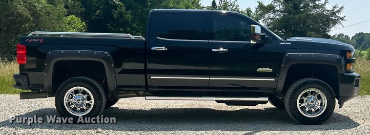 image for item EK8211 2019 Chevrolet Silverado 3500HD High Country  Crew Cab pickup truck