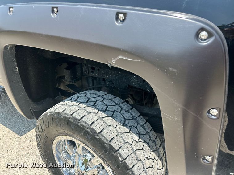 image for item EK8211 2019 Chevrolet Silverado 3500HD High Country  Crew Cab pickup truck