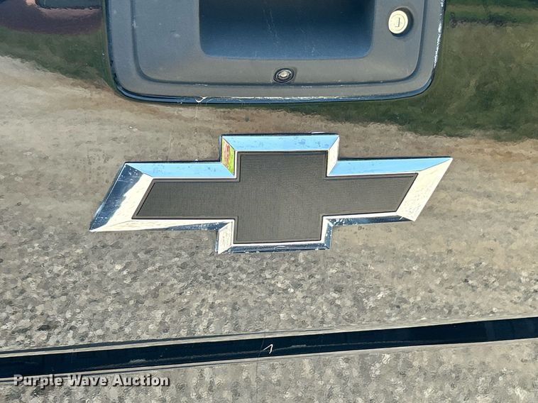 image for item EK8211 2019 Chevrolet Silverado 3500HD High Country  Crew Cab pickup truck