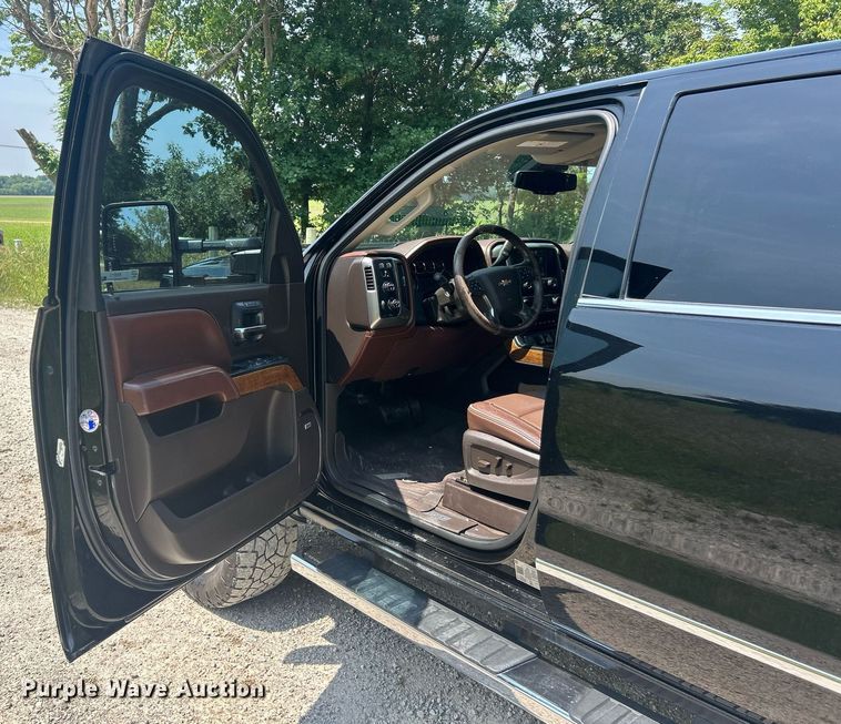 image for item EK8211 2019 Chevrolet Silverado 3500HD High Country  Crew Cab pickup truck