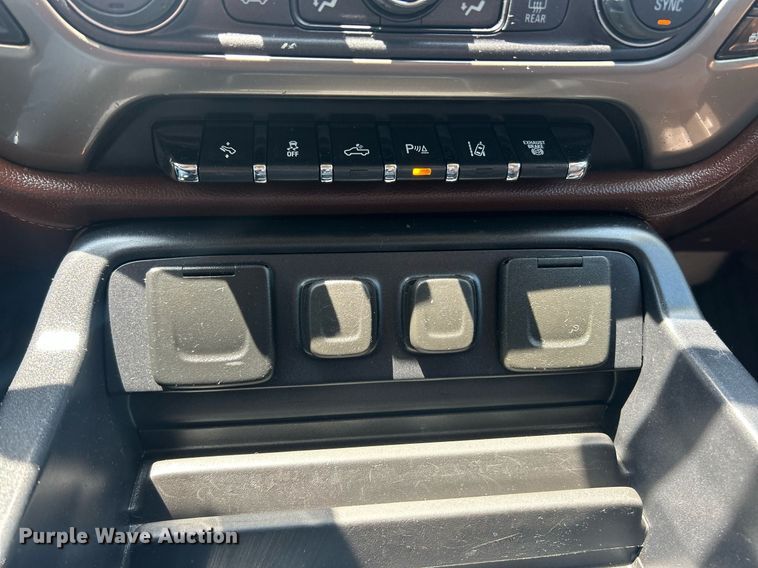 image for item EK8211 2019 Chevrolet Silverado 3500HD High Country  Crew Cab pickup truck