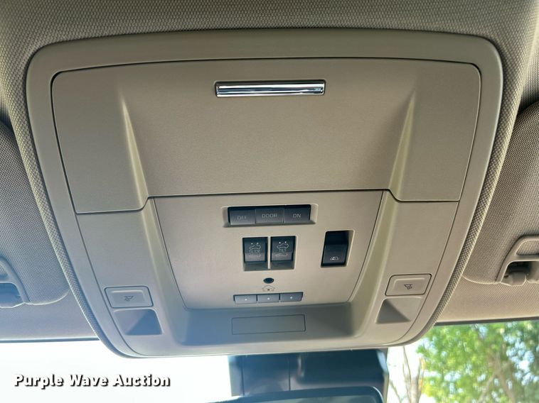 image for item EK8211 2019 Chevrolet Silverado 3500HD High Country  Crew Cab pickup truck