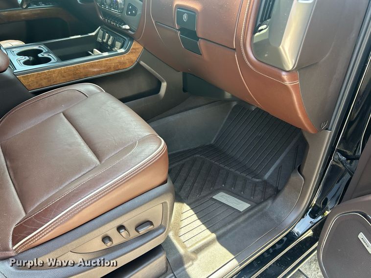 image for item EK8211 2019 Chevrolet Silverado 3500HD High Country  Crew Cab pickup truck