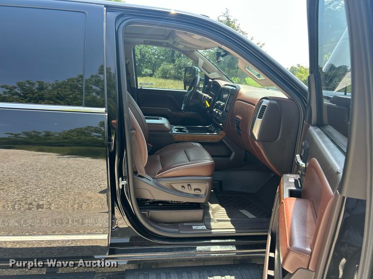 image for item EK8211 2019 Chevrolet Silverado 3500HD High Country  Crew Cab pickup truck