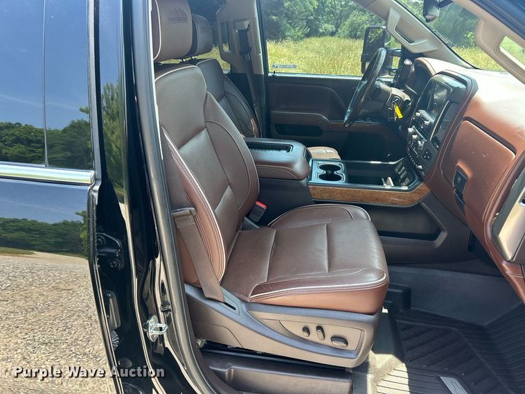 image for item EK8211 2019 Chevrolet Silverado 3500HD High Country  Crew Cab pickup truck