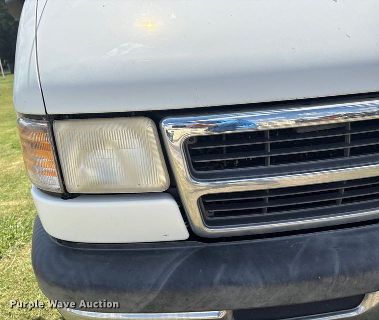 image for item EM0596 1994 Dodge Ram Wagon 350  van