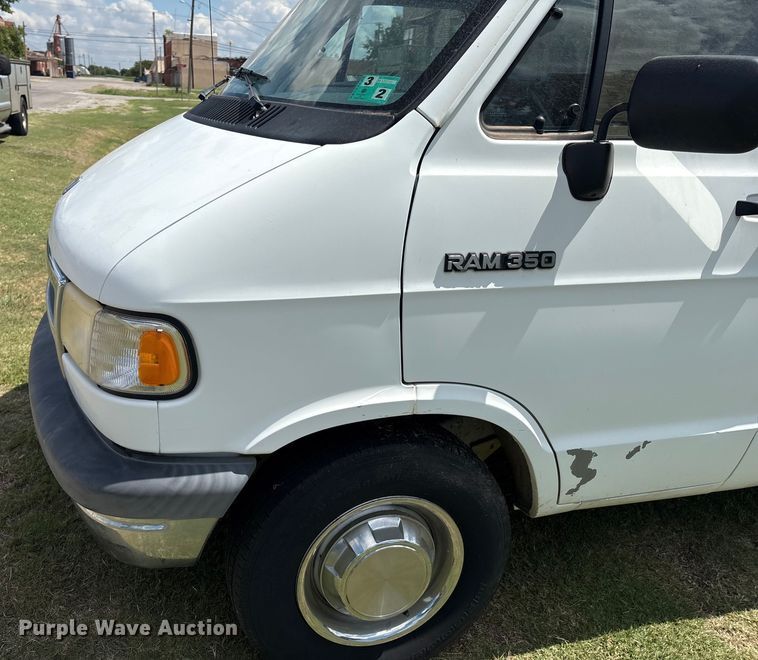 image for item EM0596 1994 Dodge Ram Wagon 350  van