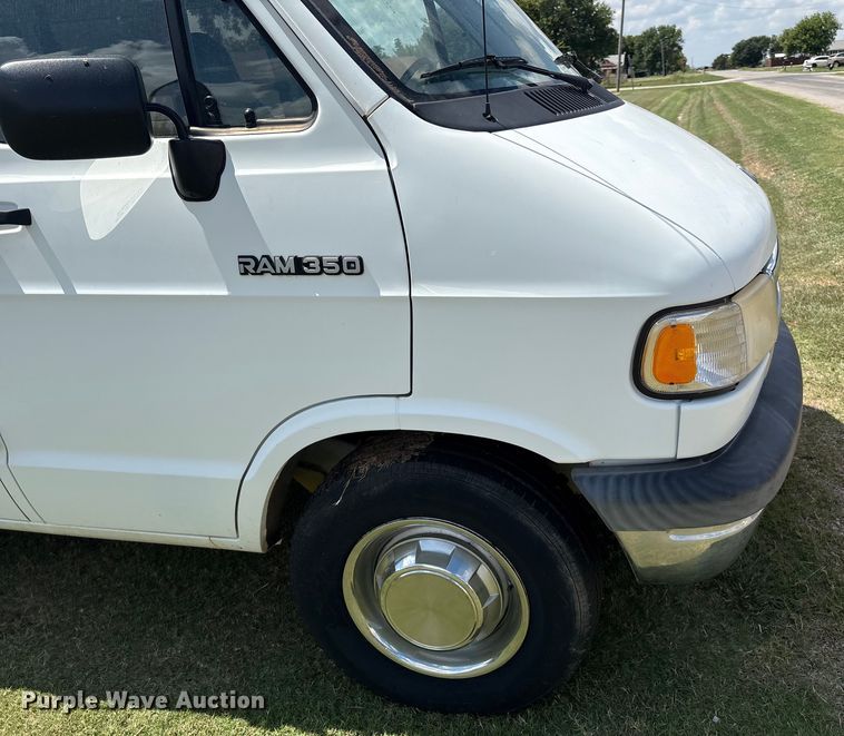 image for item EM0596 1994 Dodge Ram Wagon 350  van