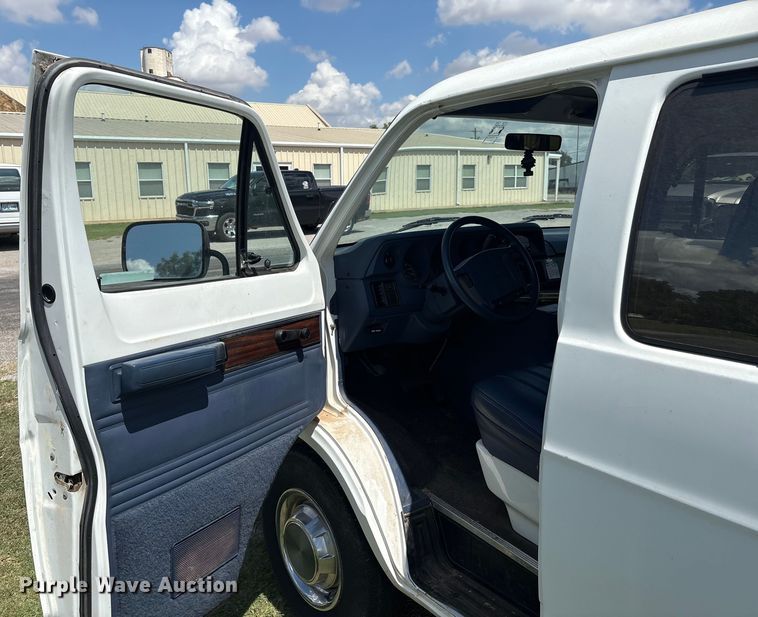 image for item EM0596 1994 Dodge Ram Wagon 350  van