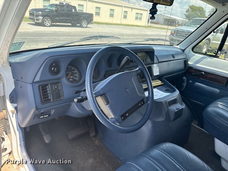 image for item EM0596 1994 Dodge Ram Wagon 350  van