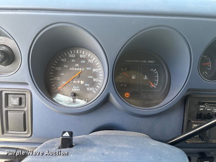 image for item EM0596 1994 Dodge Ram Wagon 350  van