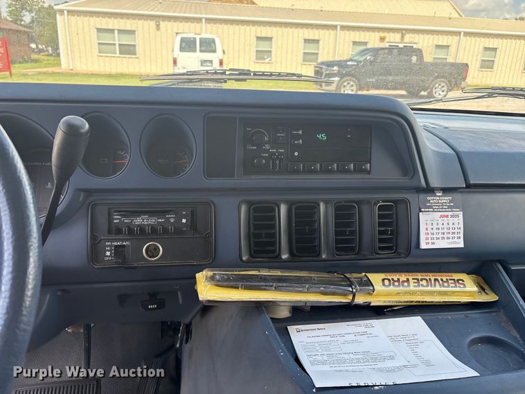 image for item EM0596 1994 Dodge Ram Wagon 350  van