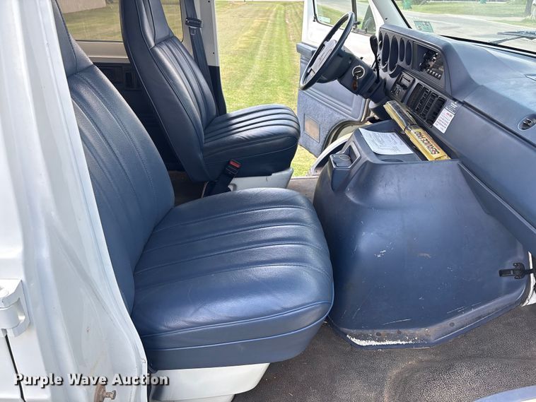 image for item EM0596 1994 Dodge Ram Wagon 350  van