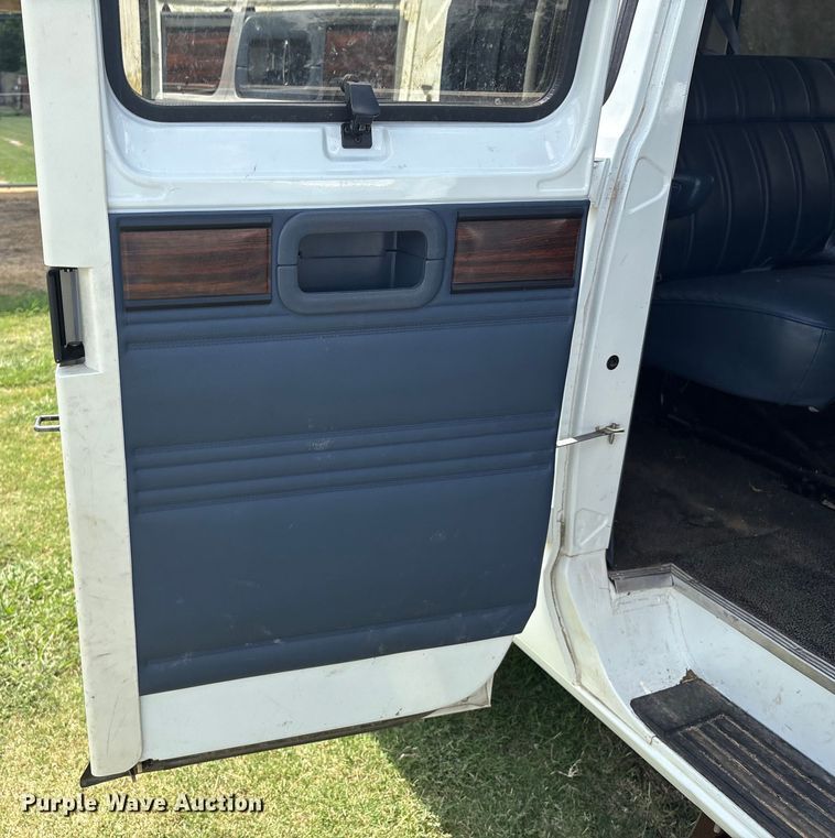 image for item EM0596 1994 Dodge Ram Wagon 350  van