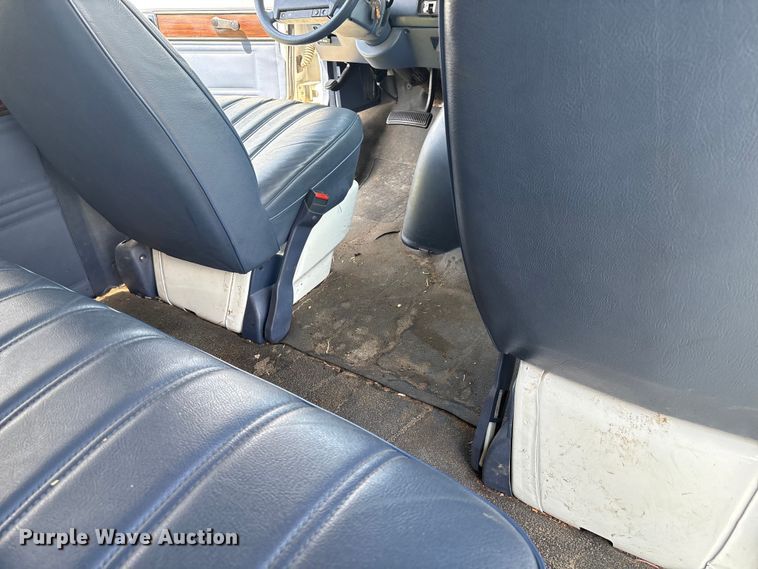 image for item EM0596 1994 Dodge Ram Wagon 350  van