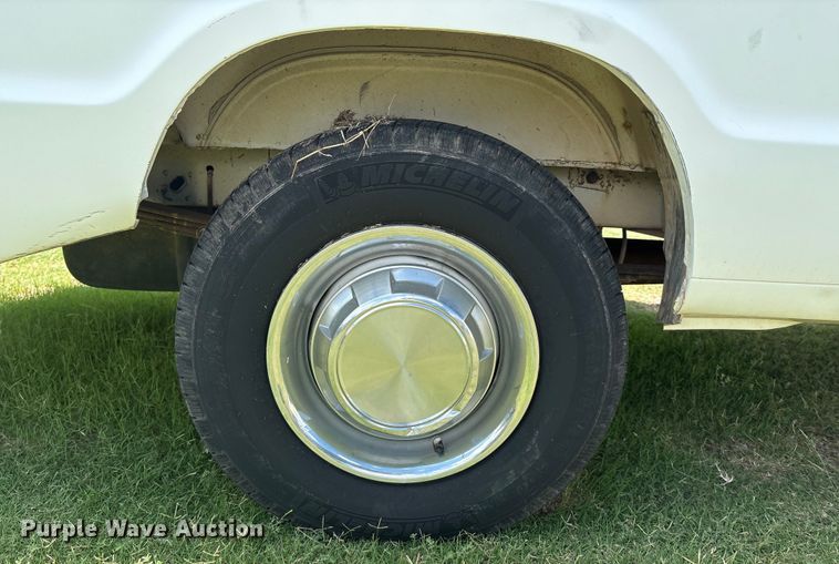 image for item EM0596 1994 Dodge Ram Wagon 350  van