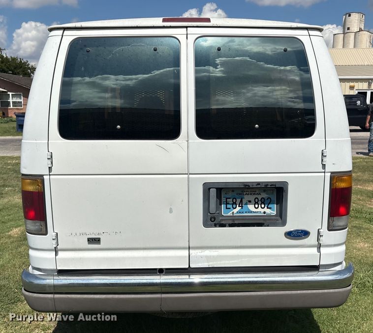 image for item EM0597 1993 Ford E350 handicap accessible van