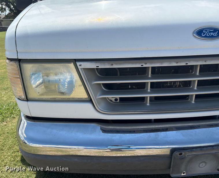 image for item EM0597 1993 Ford E350 handicap accessible van