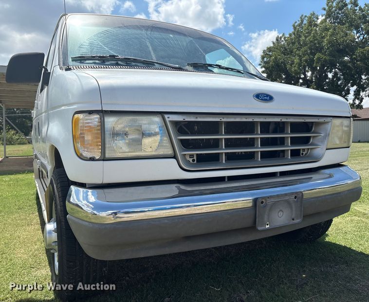 image for item EM0597 1993 Ford E350 handicap accessible van