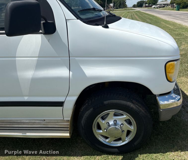 image for item EM0597 1993 Ford E350 handicap accessible van